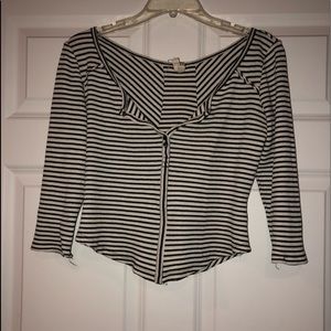 Button crop quarter sleeve shirt